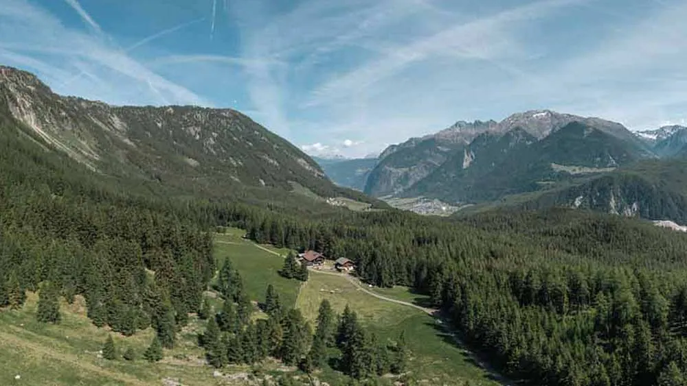 Bergpamorama mit Alm